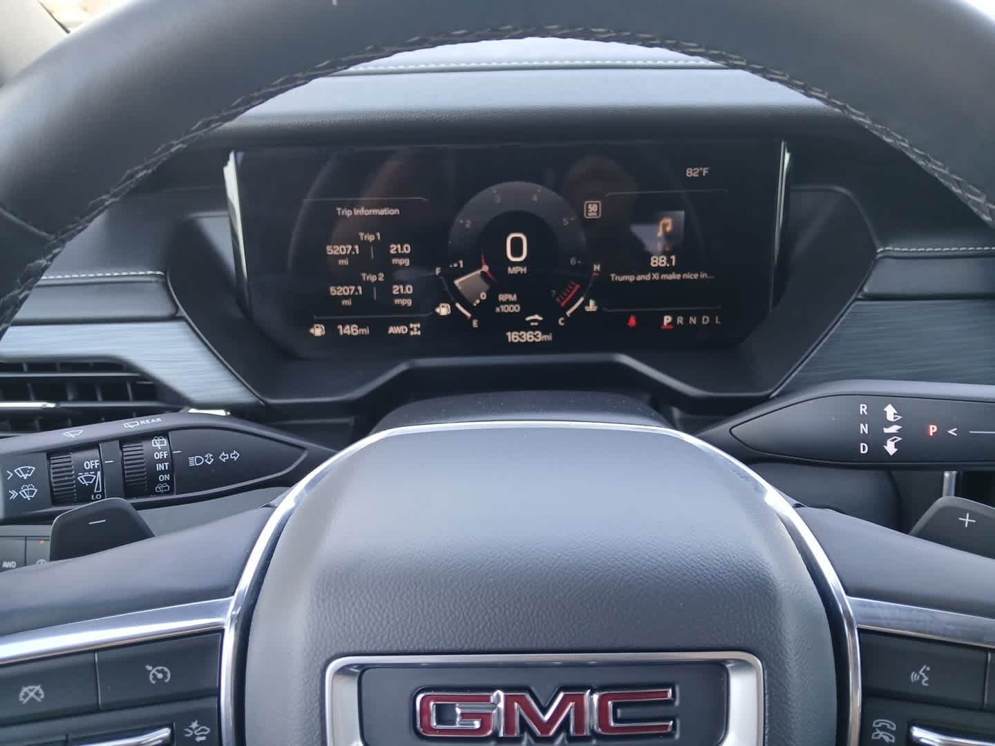 2025 GMC Acadia Elevation