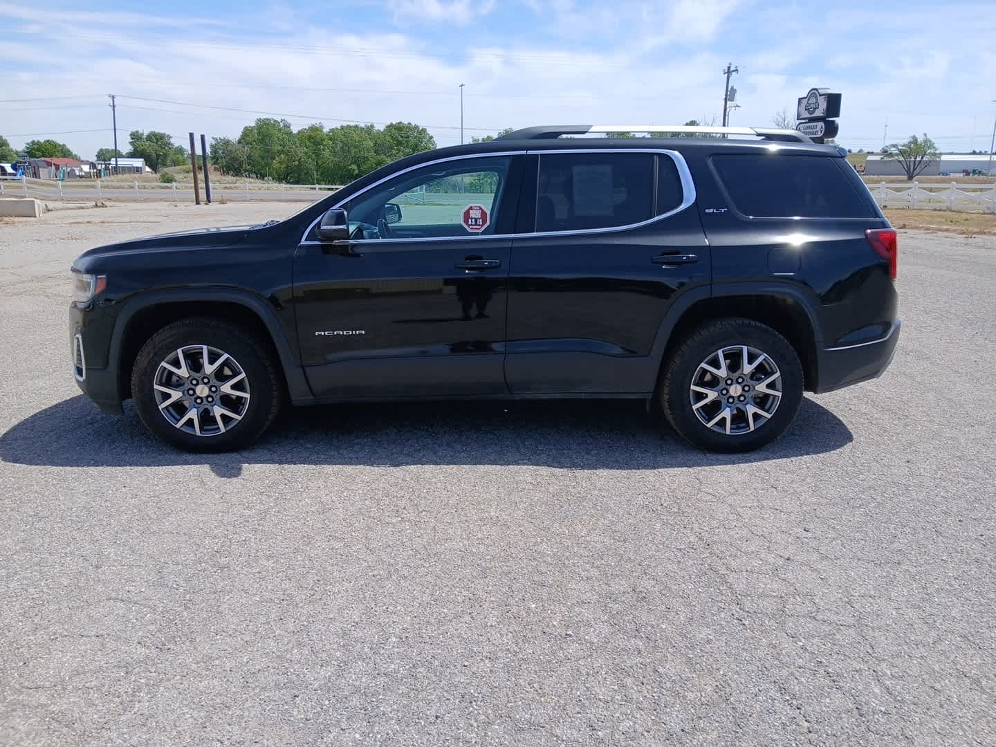 2023 GMC Acadia SLT