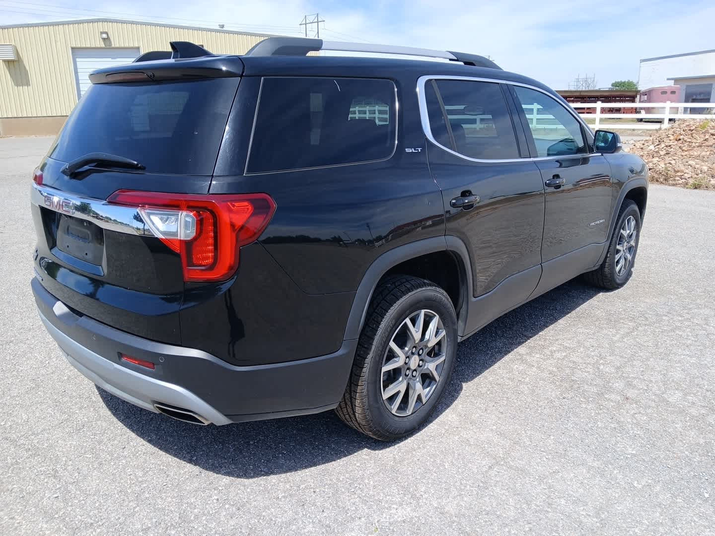 2023 GMC Acadia SLT
