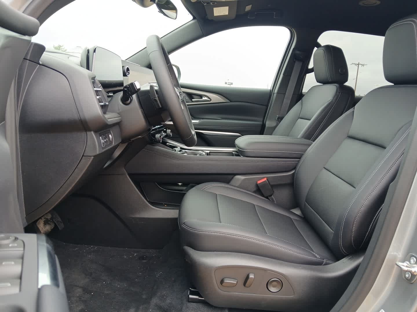 2026 Chevrolet Traverse LT - Photo 13