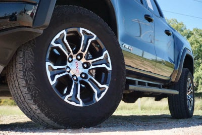 2025 GMC Canyon AT4