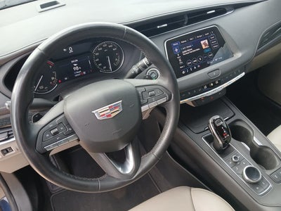 2022 Cadillac XT4 Premium Luxury