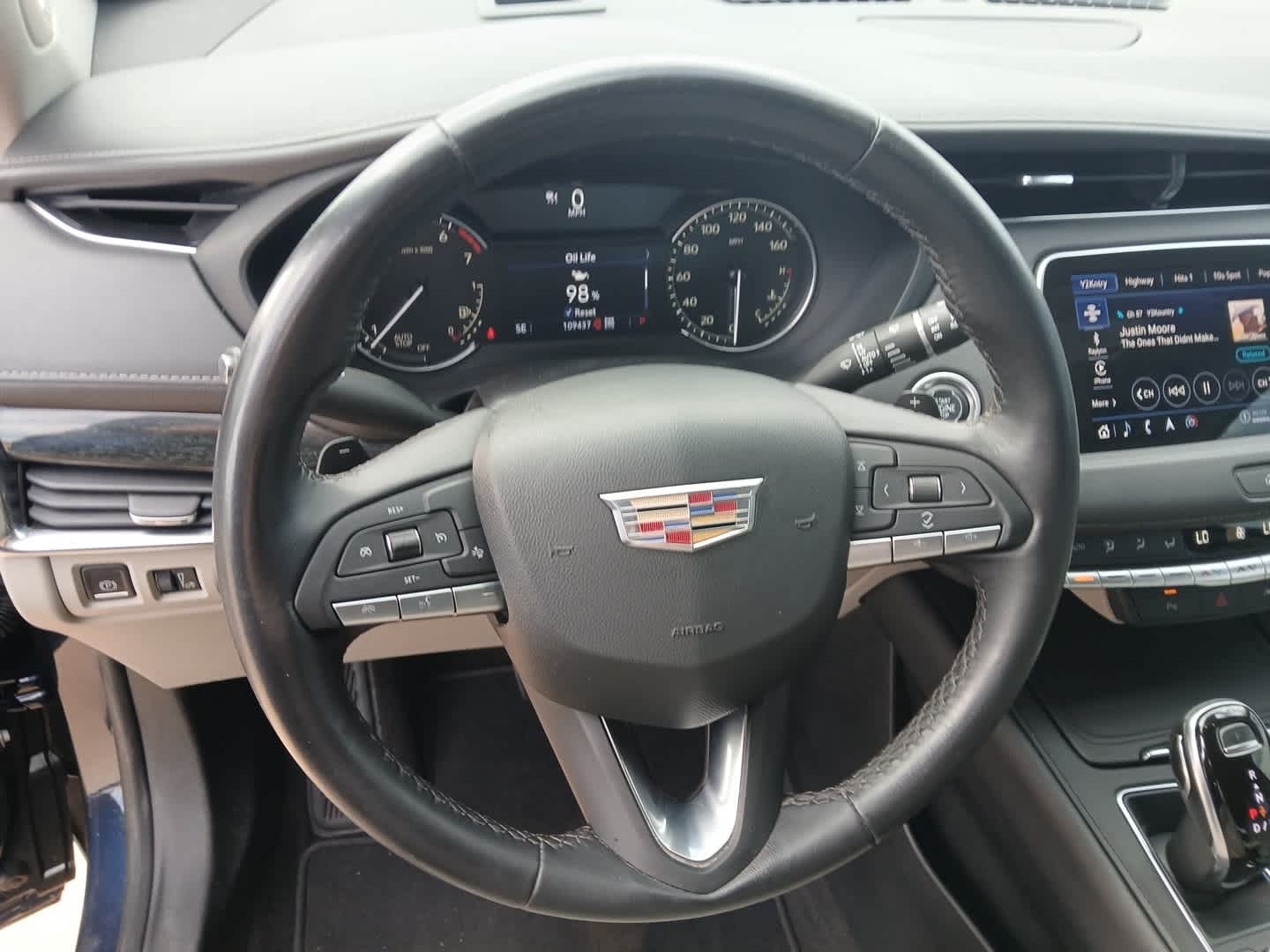 2022 Cadillac XT4 Premium Luxury