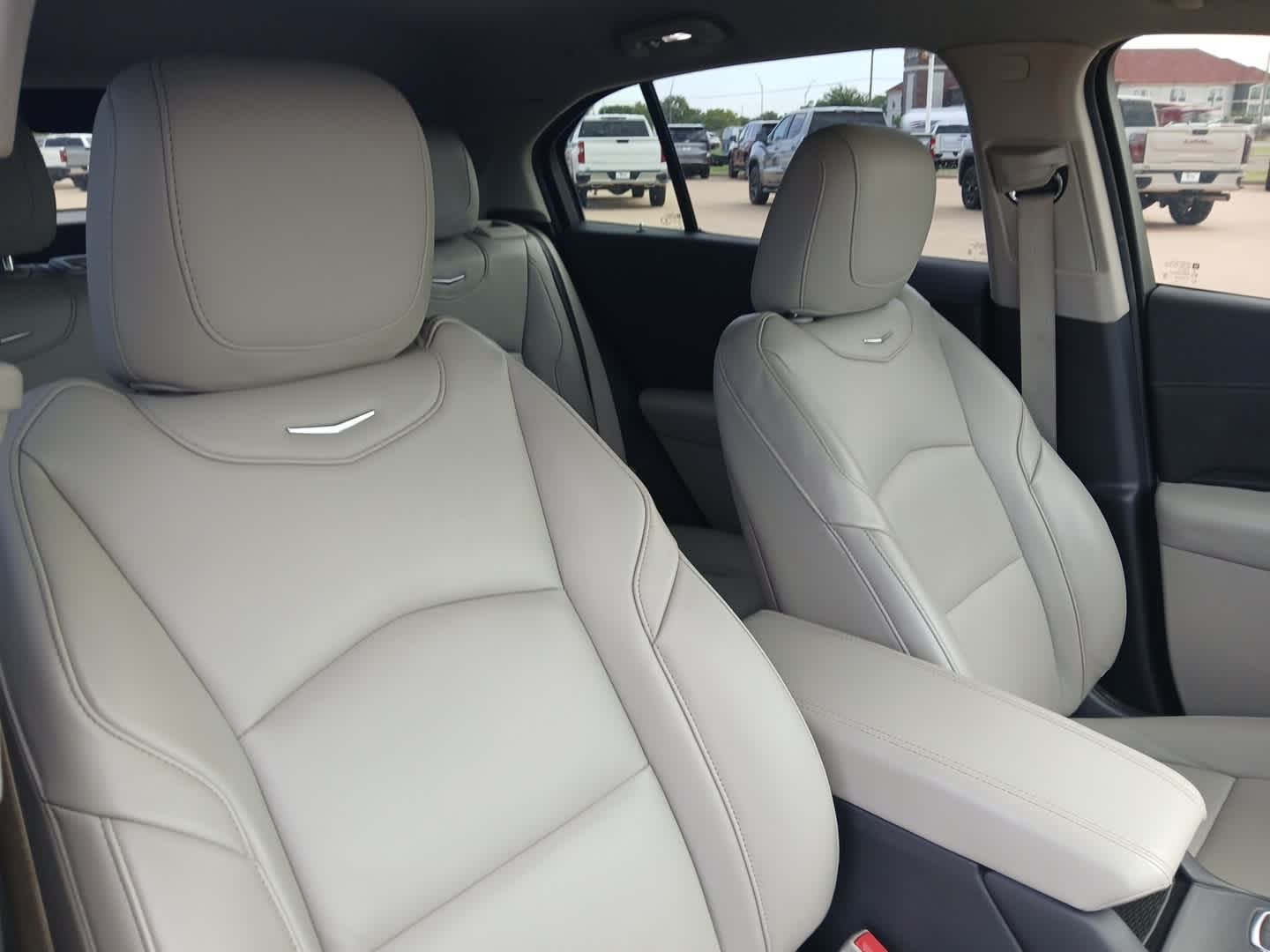 2022 Cadillac XT4 Premium Luxury