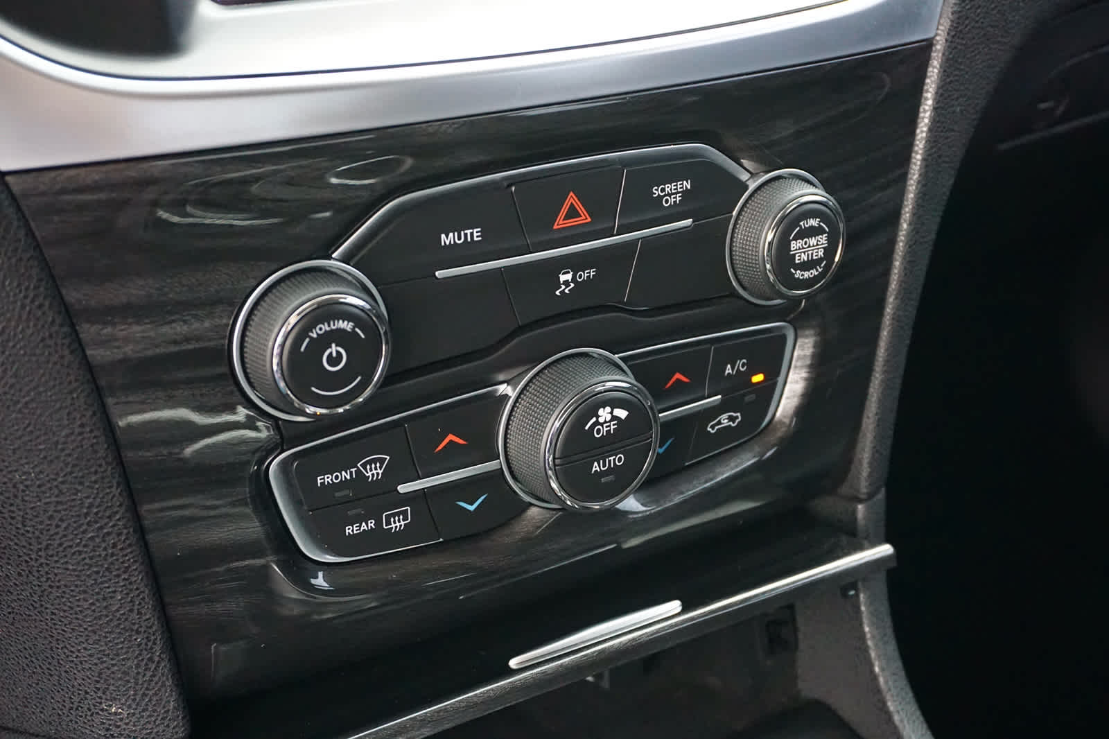 2019 Chrysler 300 Touring