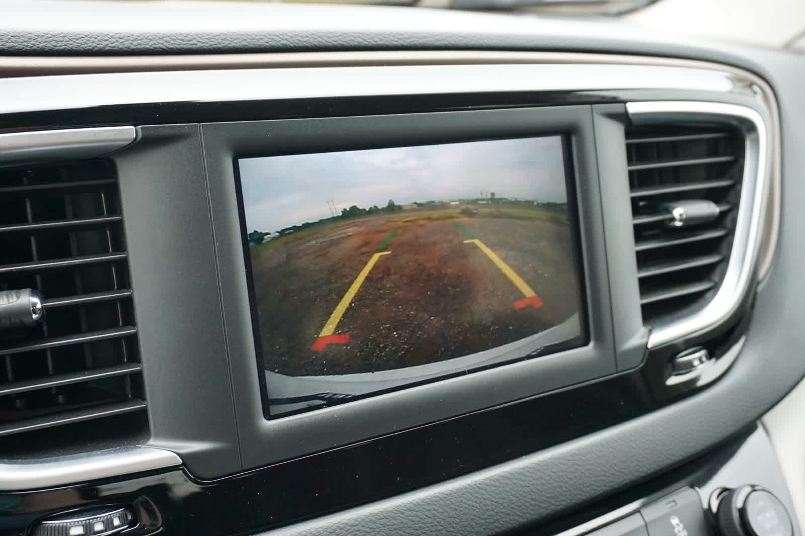 2022 Chrysler Voyager LX