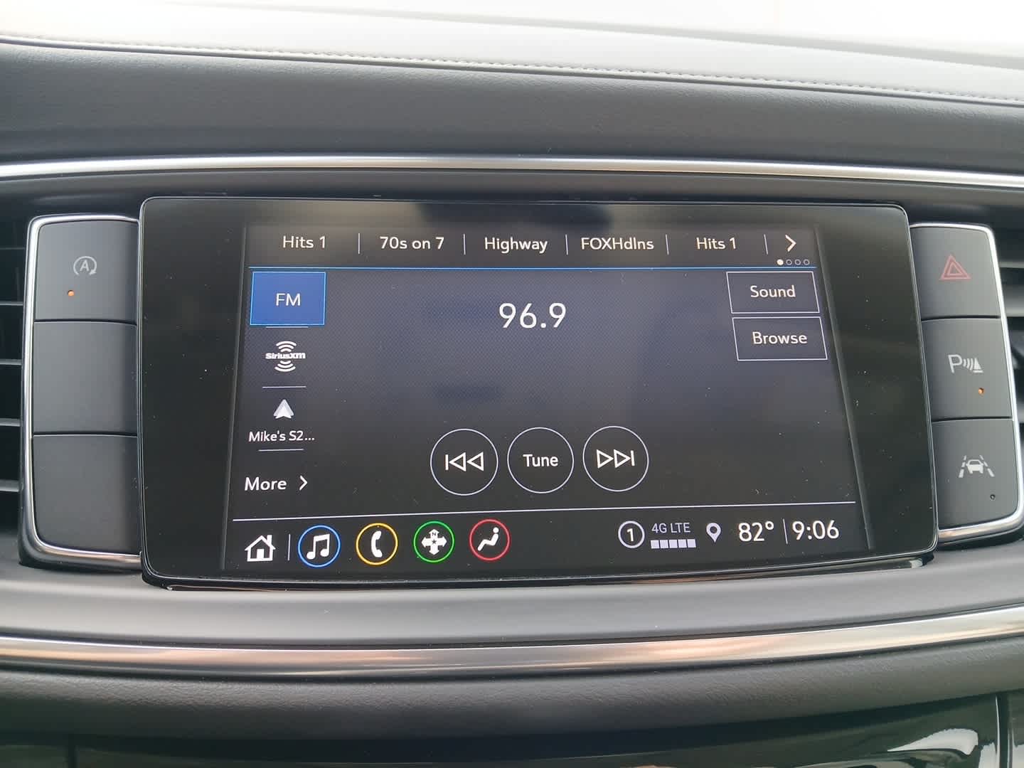 2023 Buick Enclave Essence