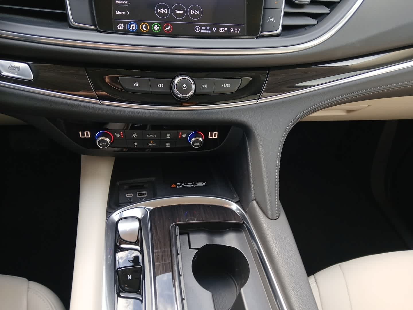 2023 Buick Enclave Essence