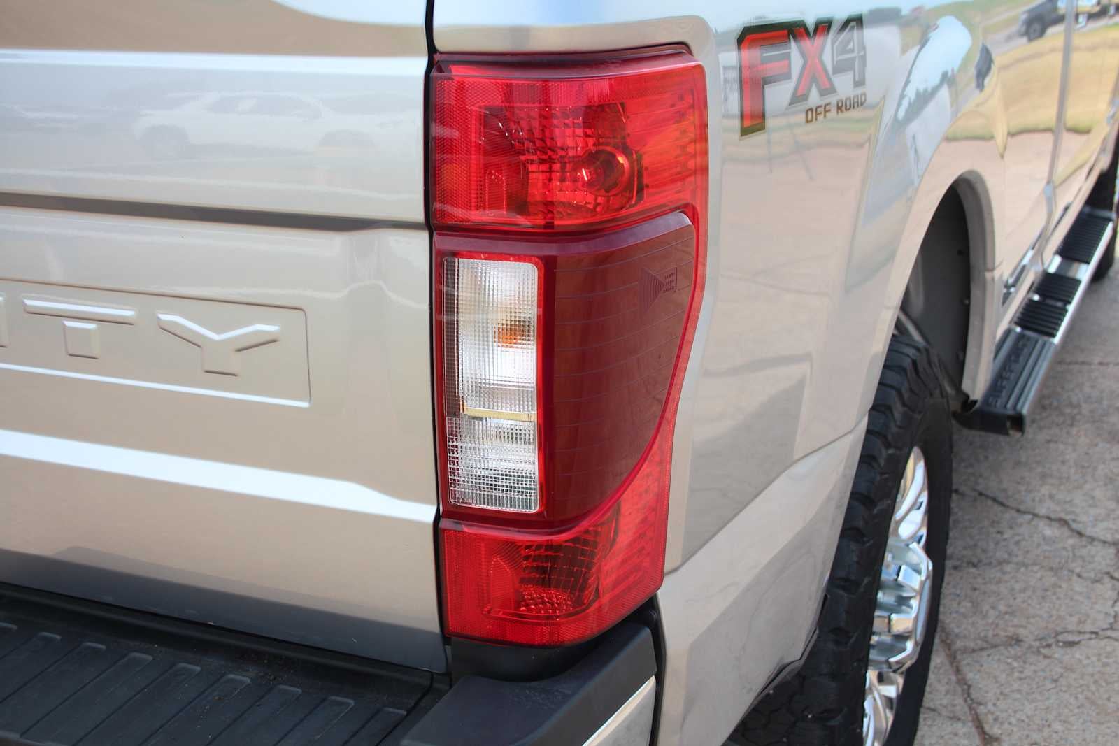 2022 Ford Super Duty F-350 SRW Pickup XLT