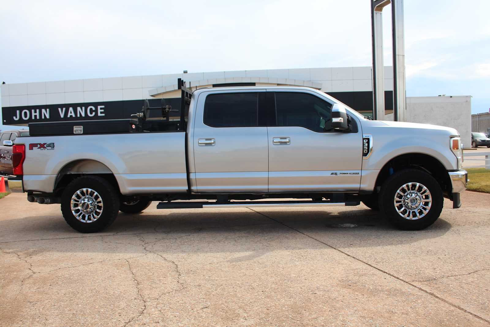2022 Ford Super Duty F-350 SRW Pickup XLT