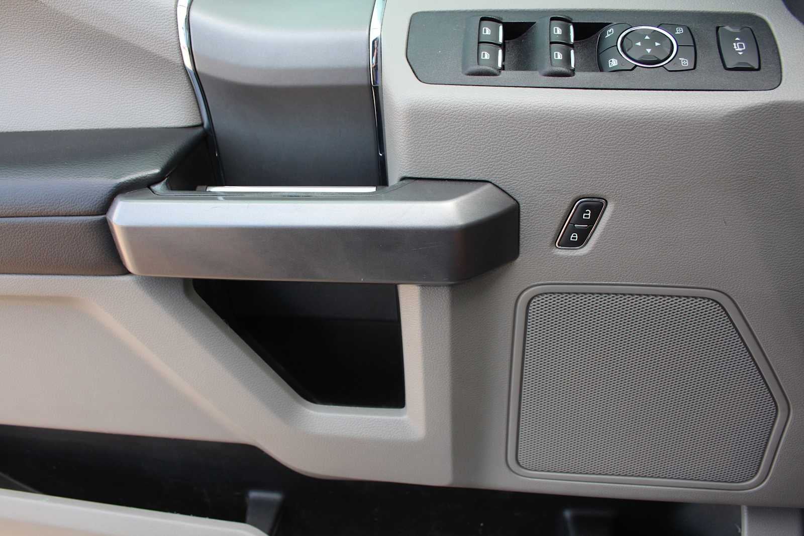 2022 Ford Super Duty F-350 SRW Pickup XLT