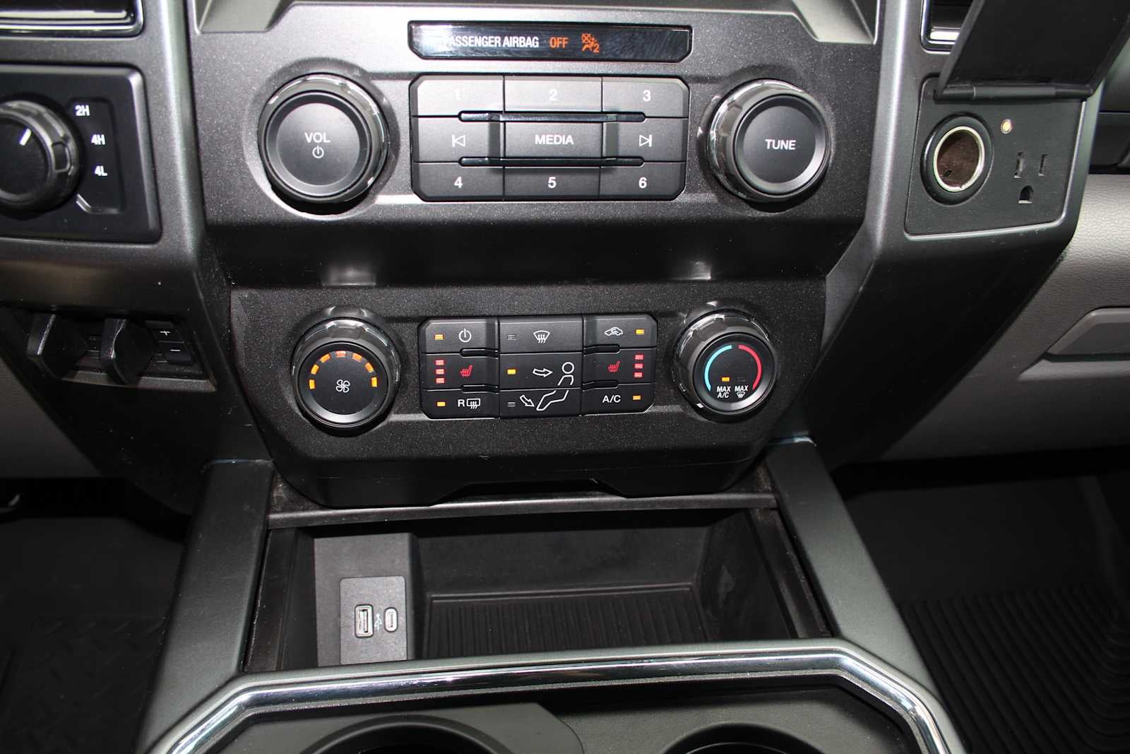 2022 Ford Super Duty F-350 SRW Pickup XLT