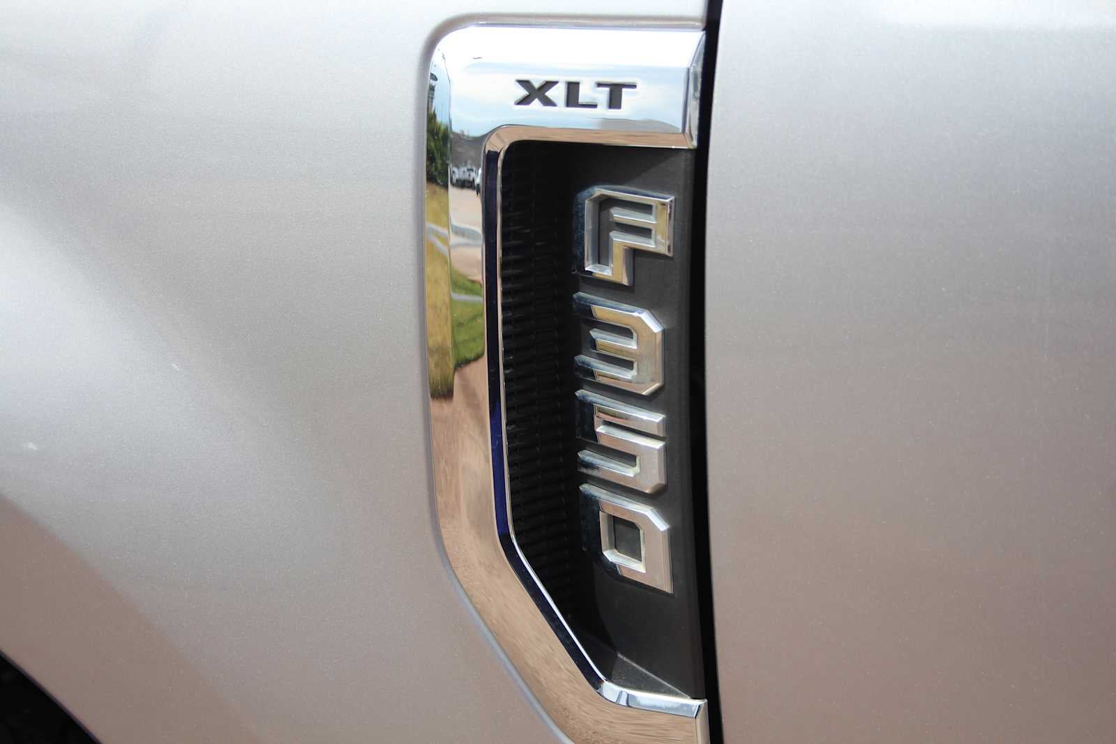 2022 Ford Super Duty F-350 SRW Pickup XLT