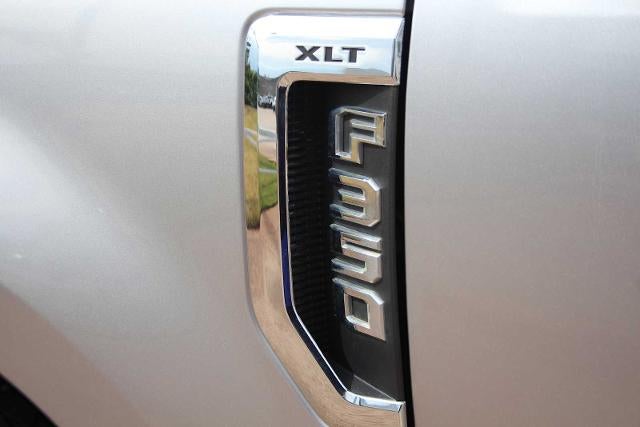 2022 Ford Super Duty F-350 SRW Pickup XLT
