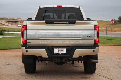 2017 Ford Super Duty F-350 SRW Pickup Platinum