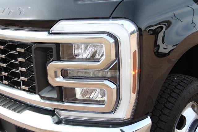 2024 Ford Super Duty F-350 DRW LARIAT