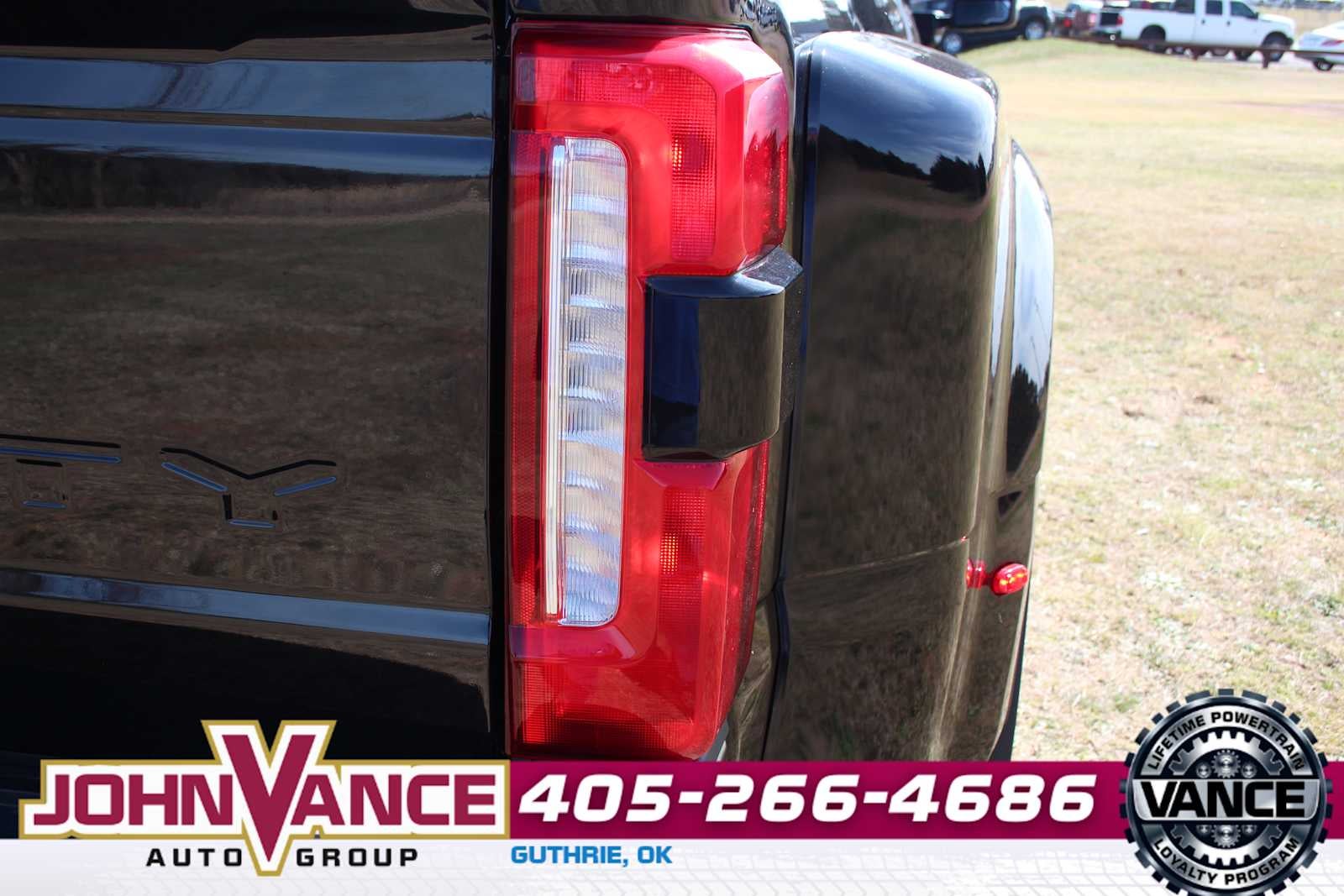 2024 Ford Super Duty F-350 DRW Pickup LARIAT