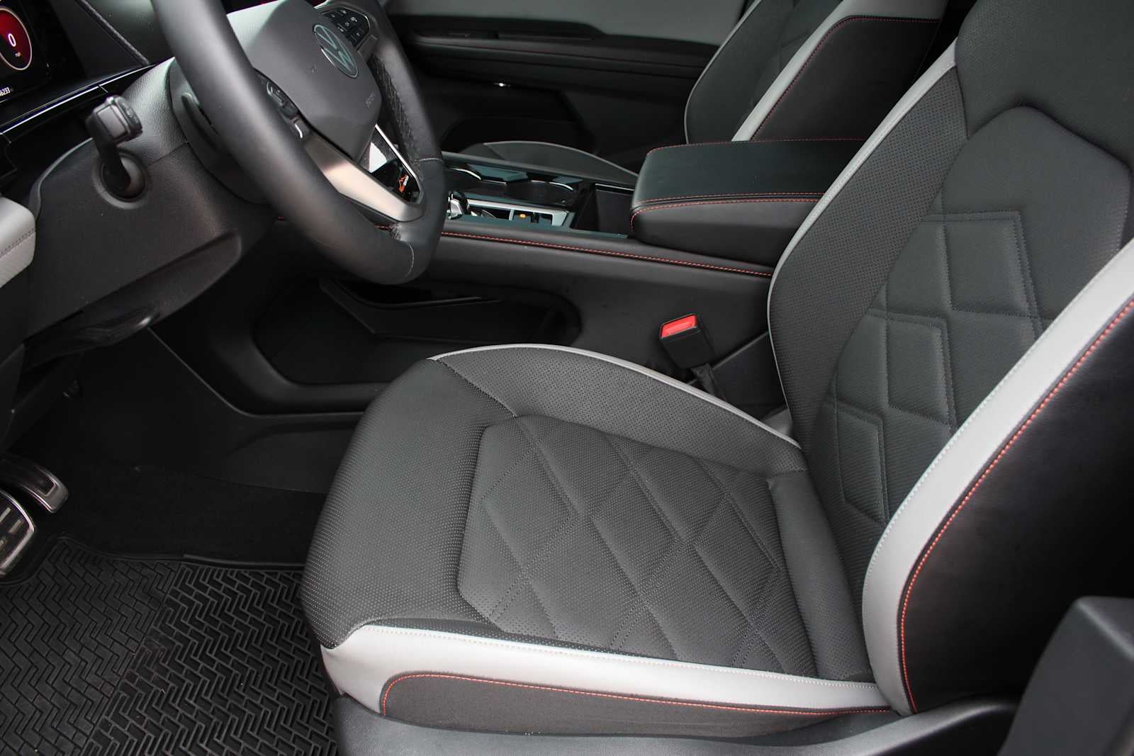 2024 Volkswagen Atlas 2.0T Peak Edition SE w/Technology